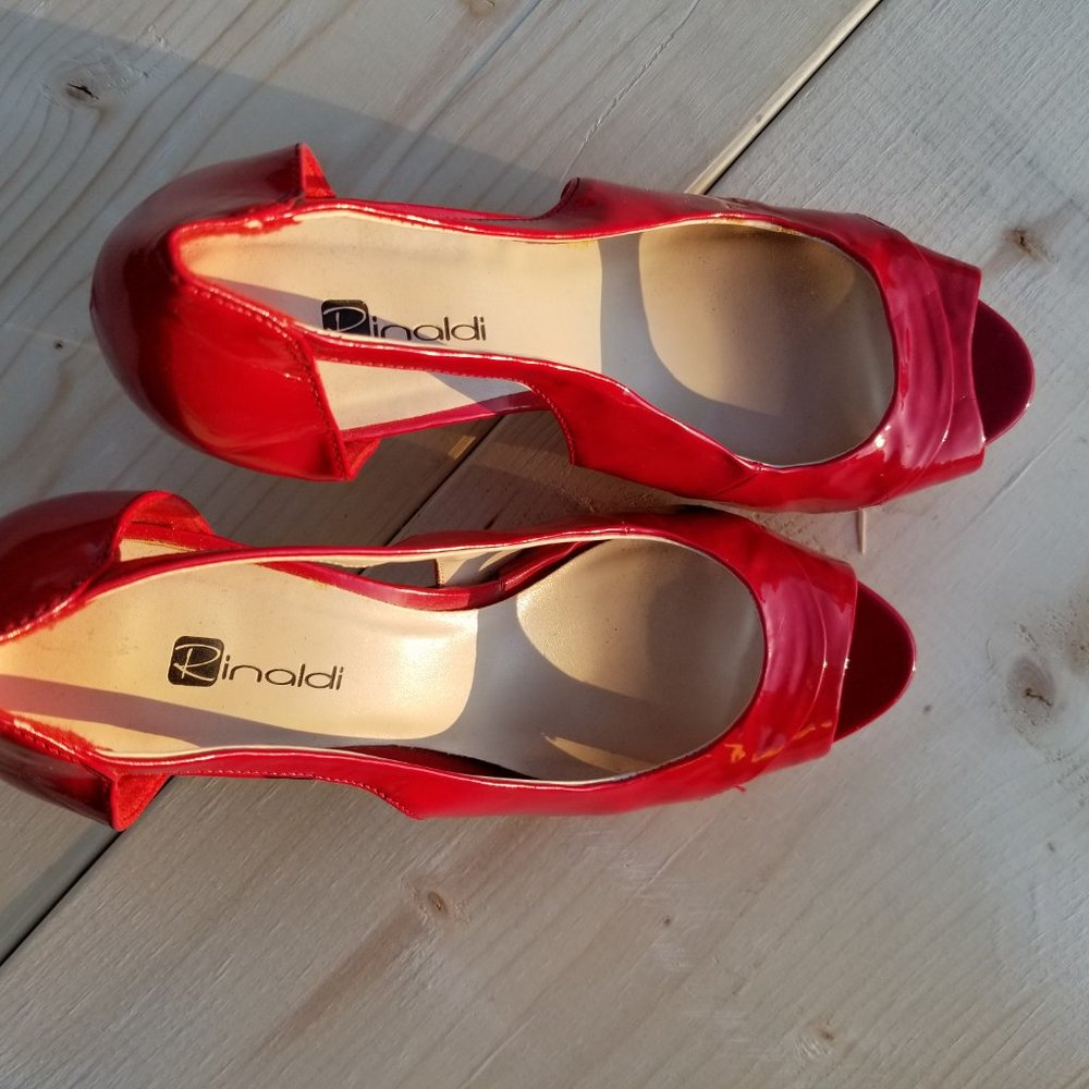 Shiny Red Heels - Picture 2 of 3